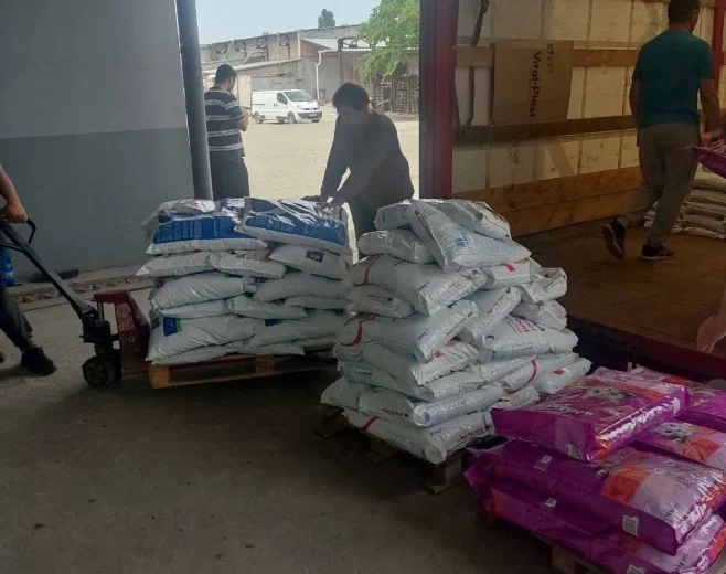 Neolit Logistics company: Helping victims – Transportation of water and feed for animals to Kherson!